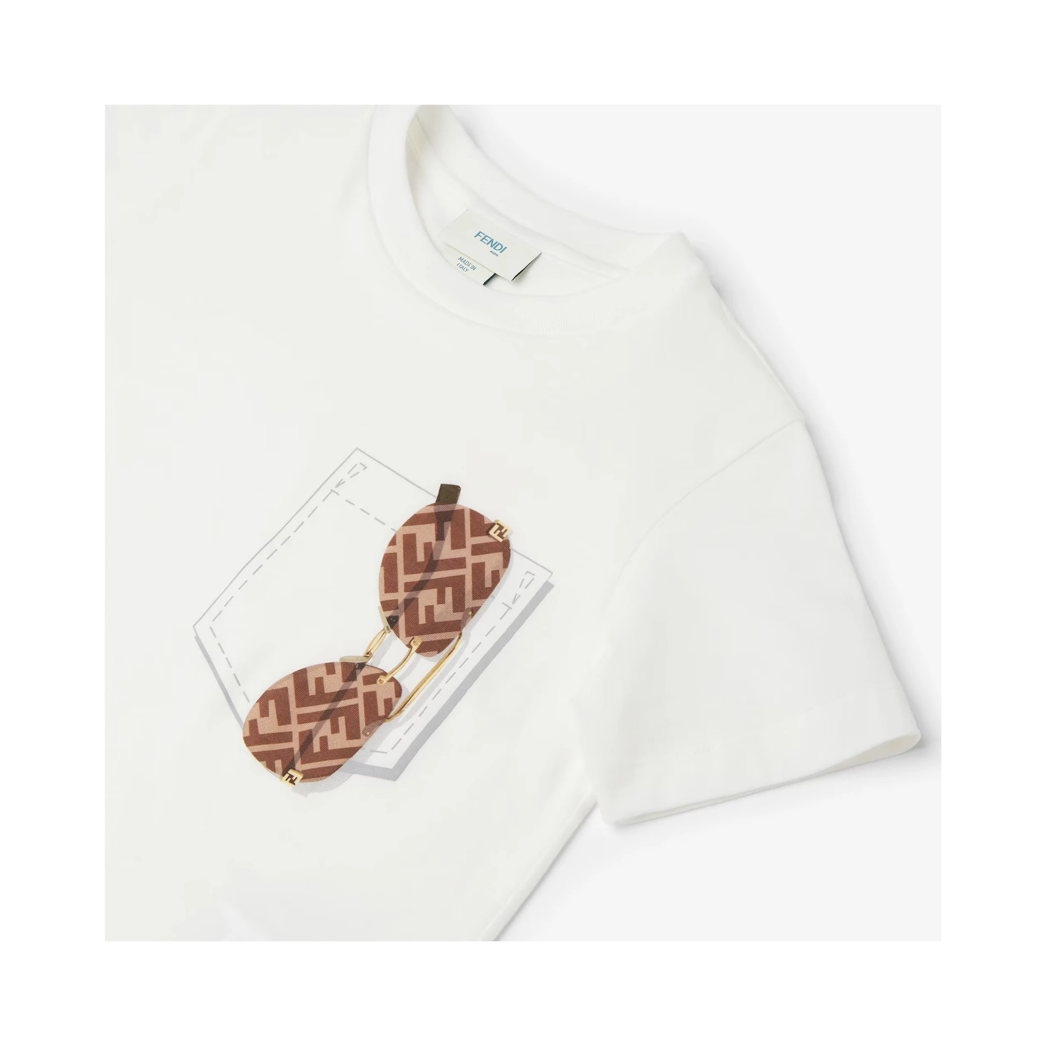 تيشيرتات وبولو بيضاء للأطفال من فندي