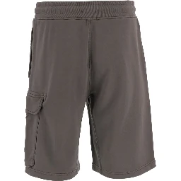 شورت أسود من سي بي كومباني