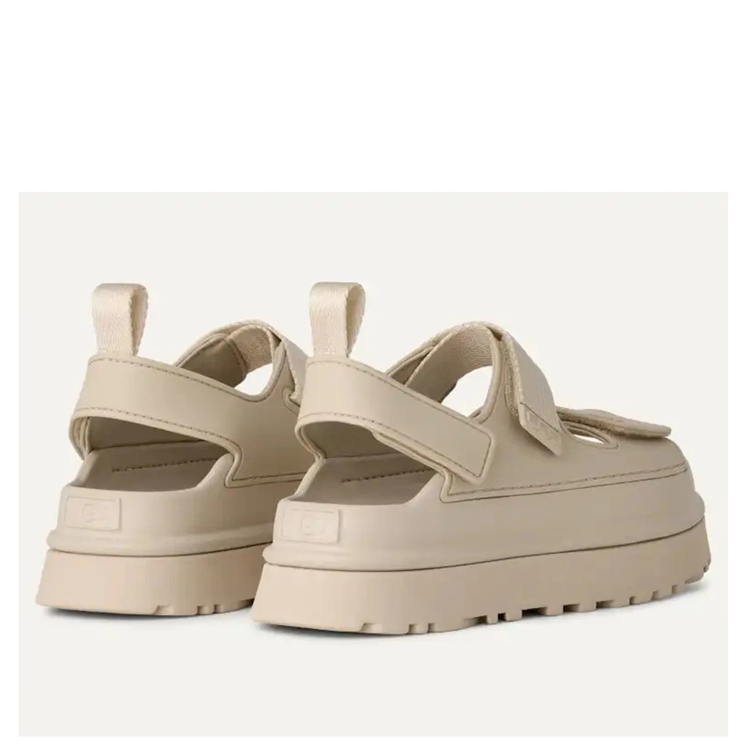 UGG Flat shoes