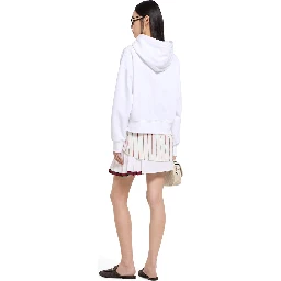 كنزات غوتشي بيضاء