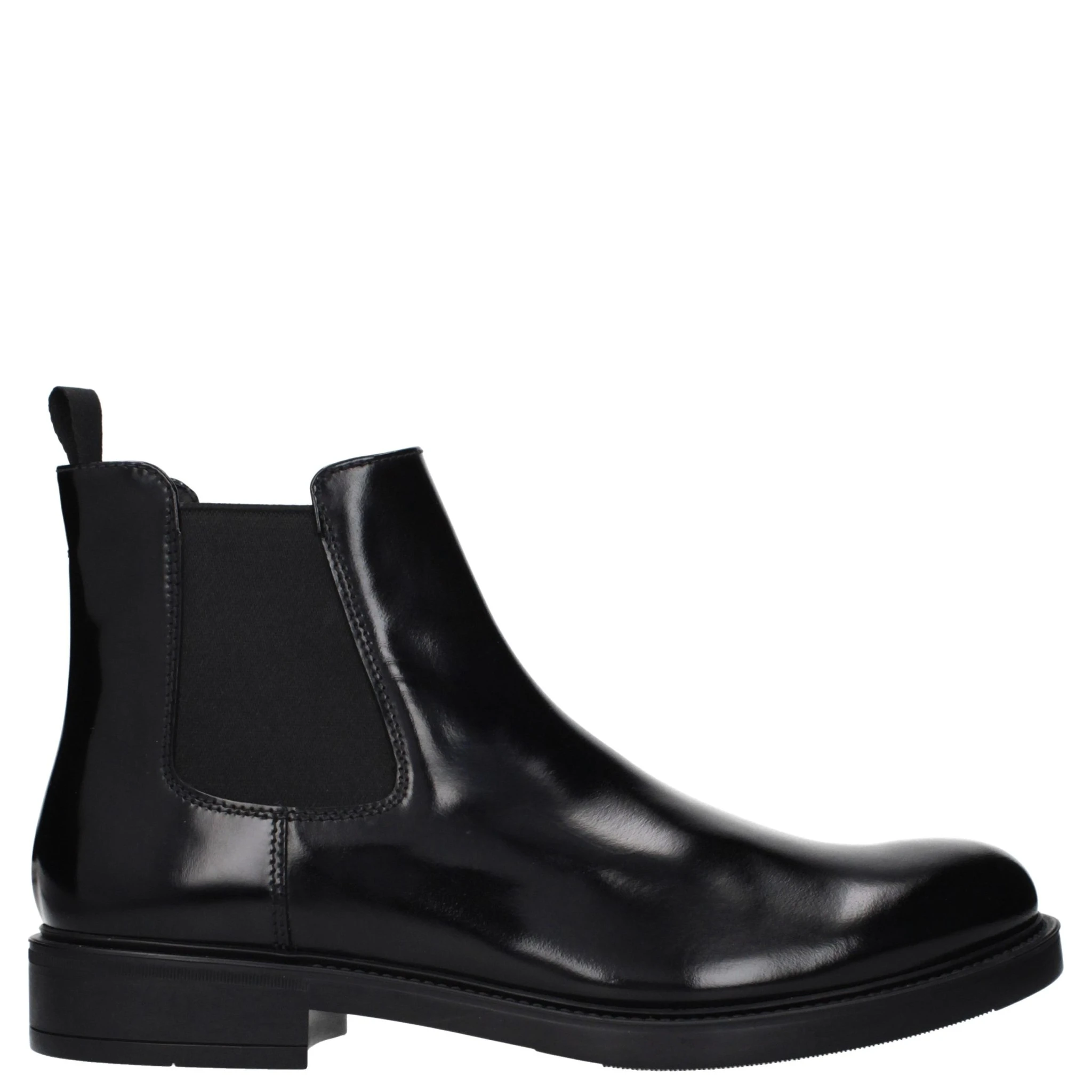 حذاء كاحل من الجلد الأسود