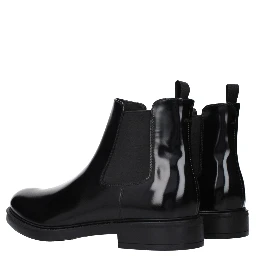 حذاء كاحل من الجلد الأسود