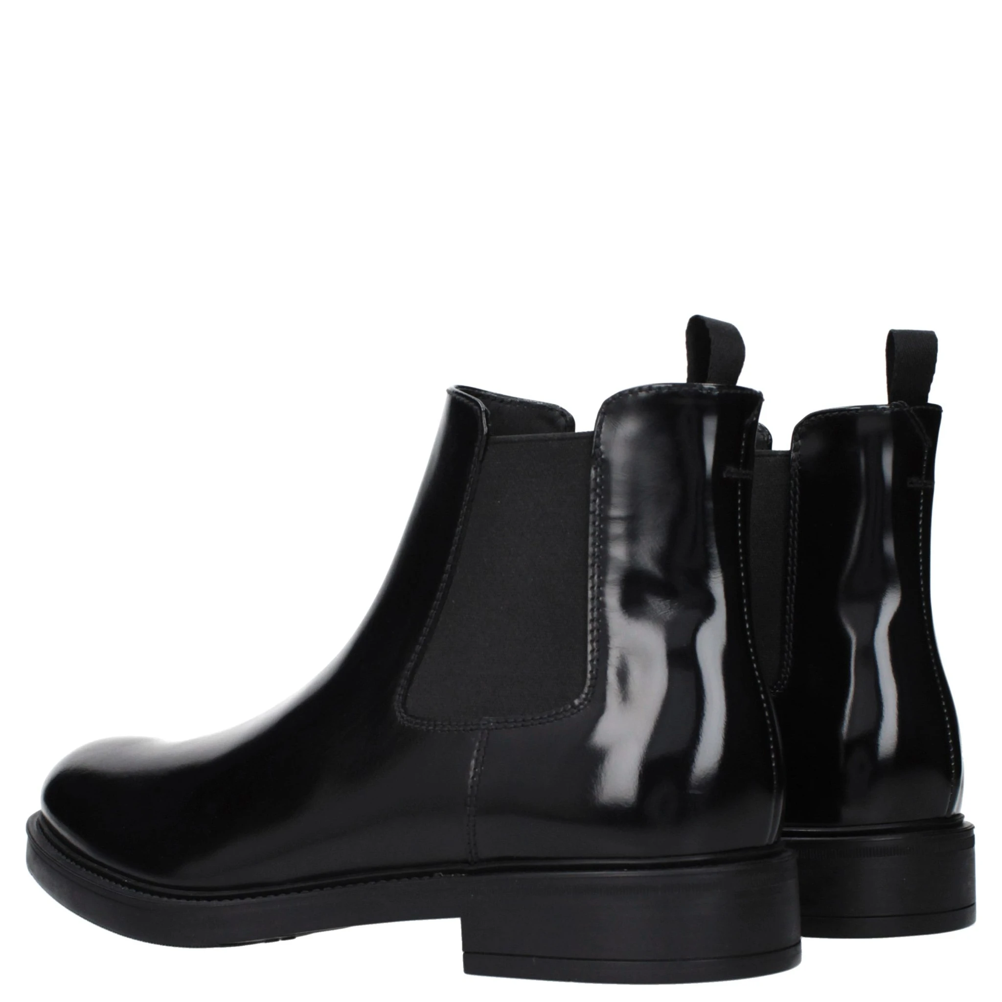 حذاء كاحل من الجلد الأسود