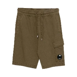 شورت أخضر من سي بي كومباني