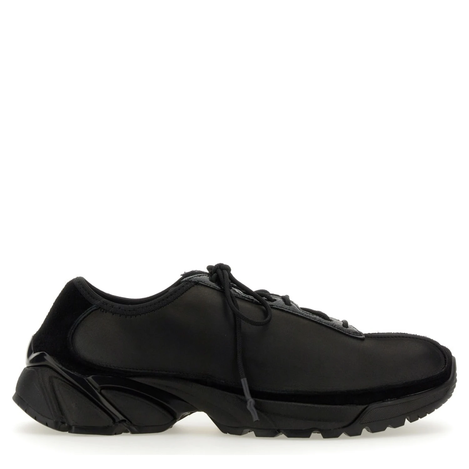 "KLOVE" SNEAKER