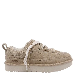 حذاء رياضي من UGG بيج