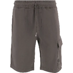 شورت أسود من سي بي كومباني