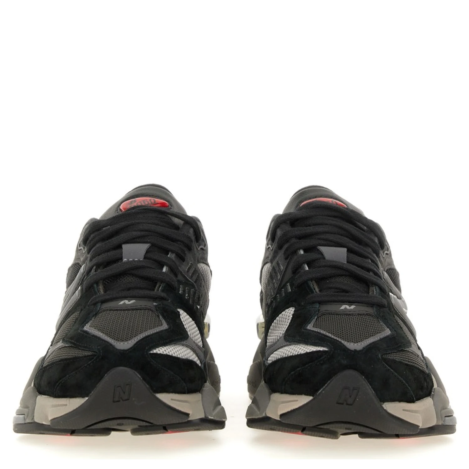 حذاء رياضي 9060