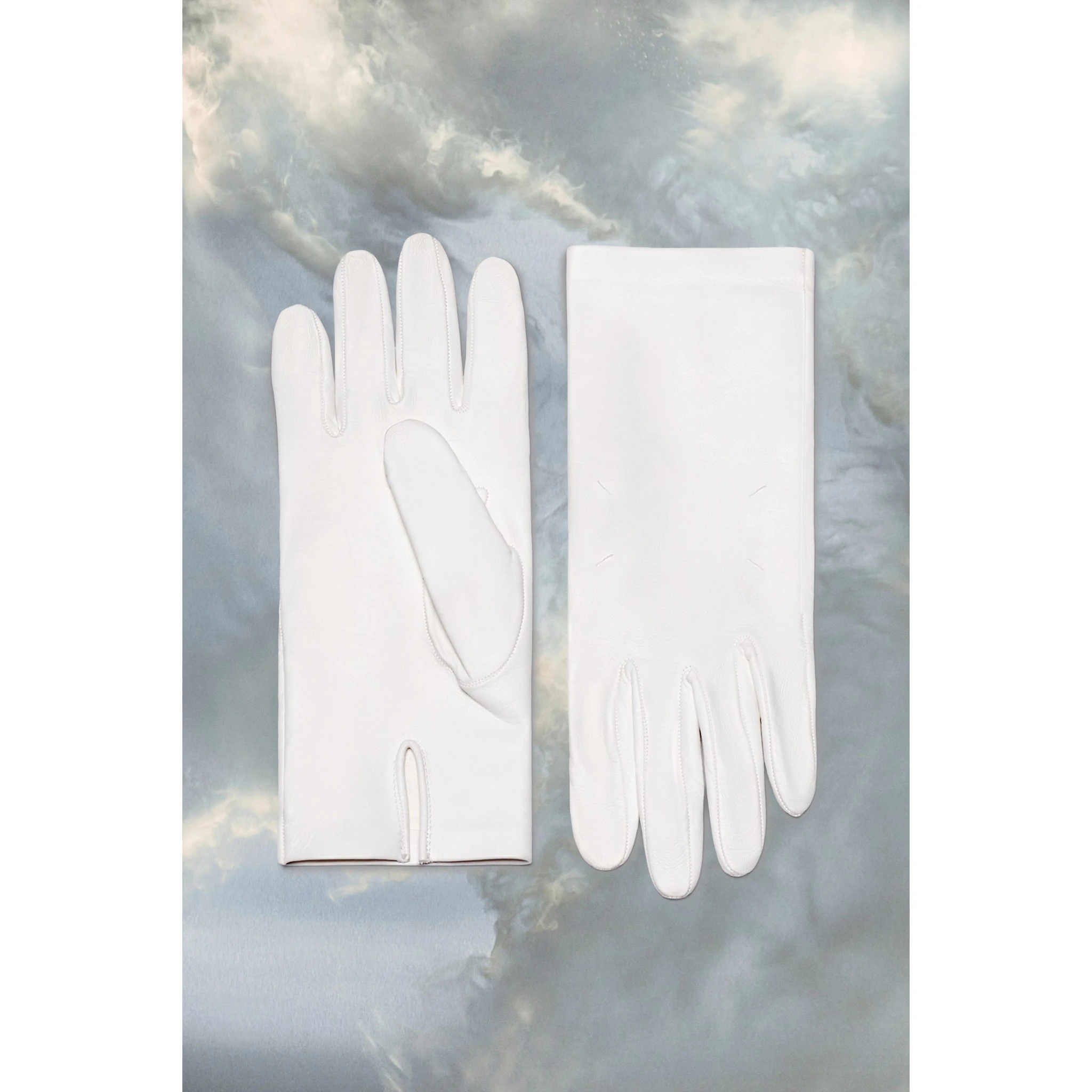 White Fibres Gloves