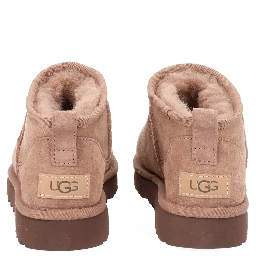 حذاء "كلاسيك ألترا ميني"