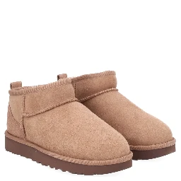 حذاء "كلاسيك ألترا ميني"