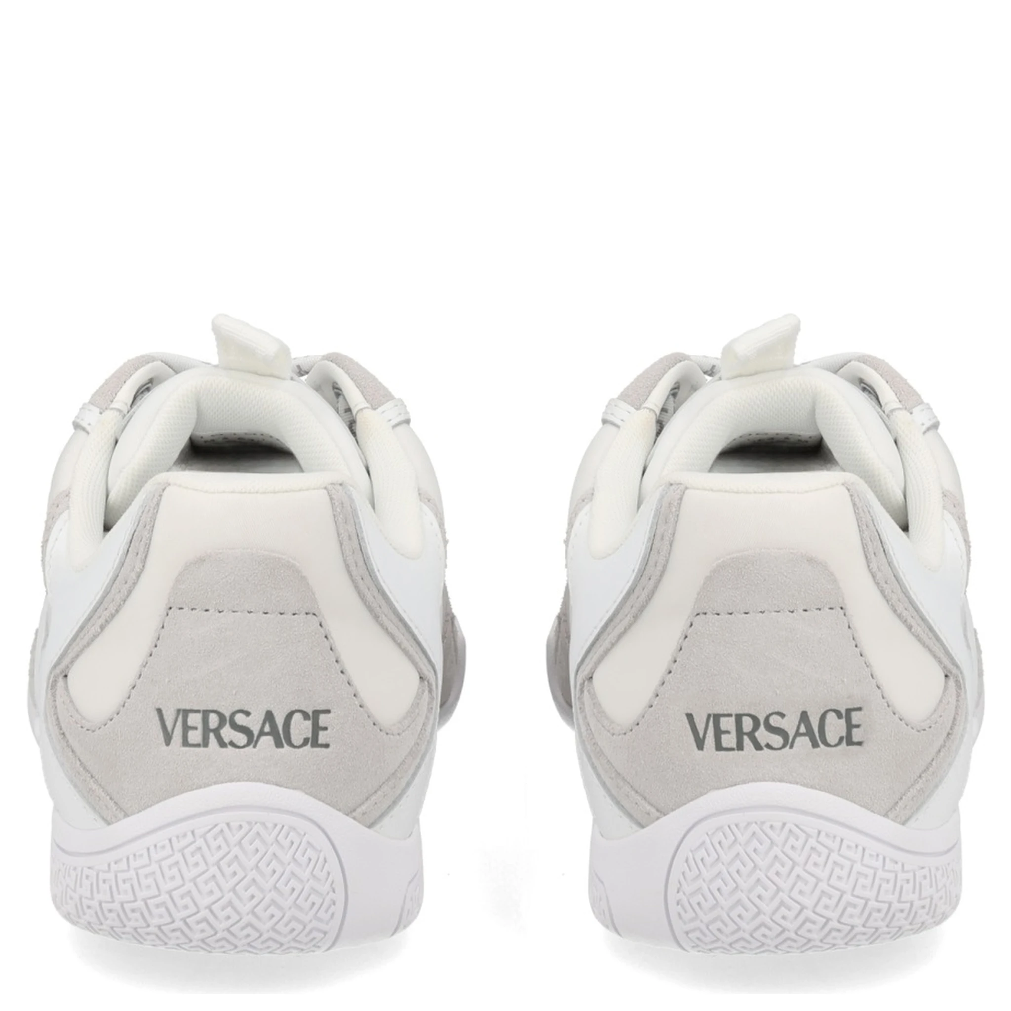 حذاء رياضي "جالاكسيا"