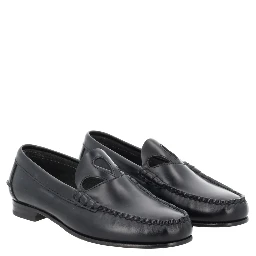 MOCCASIN WITH CUT-OUT DETAIL