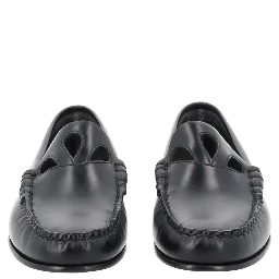 MOCCASIN WITH CUT-OUT DETAIL