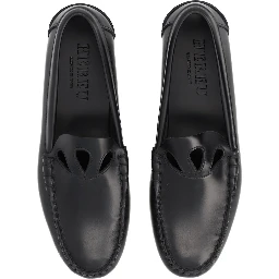 MOCCASIN WITH CUT-OUT DETAIL