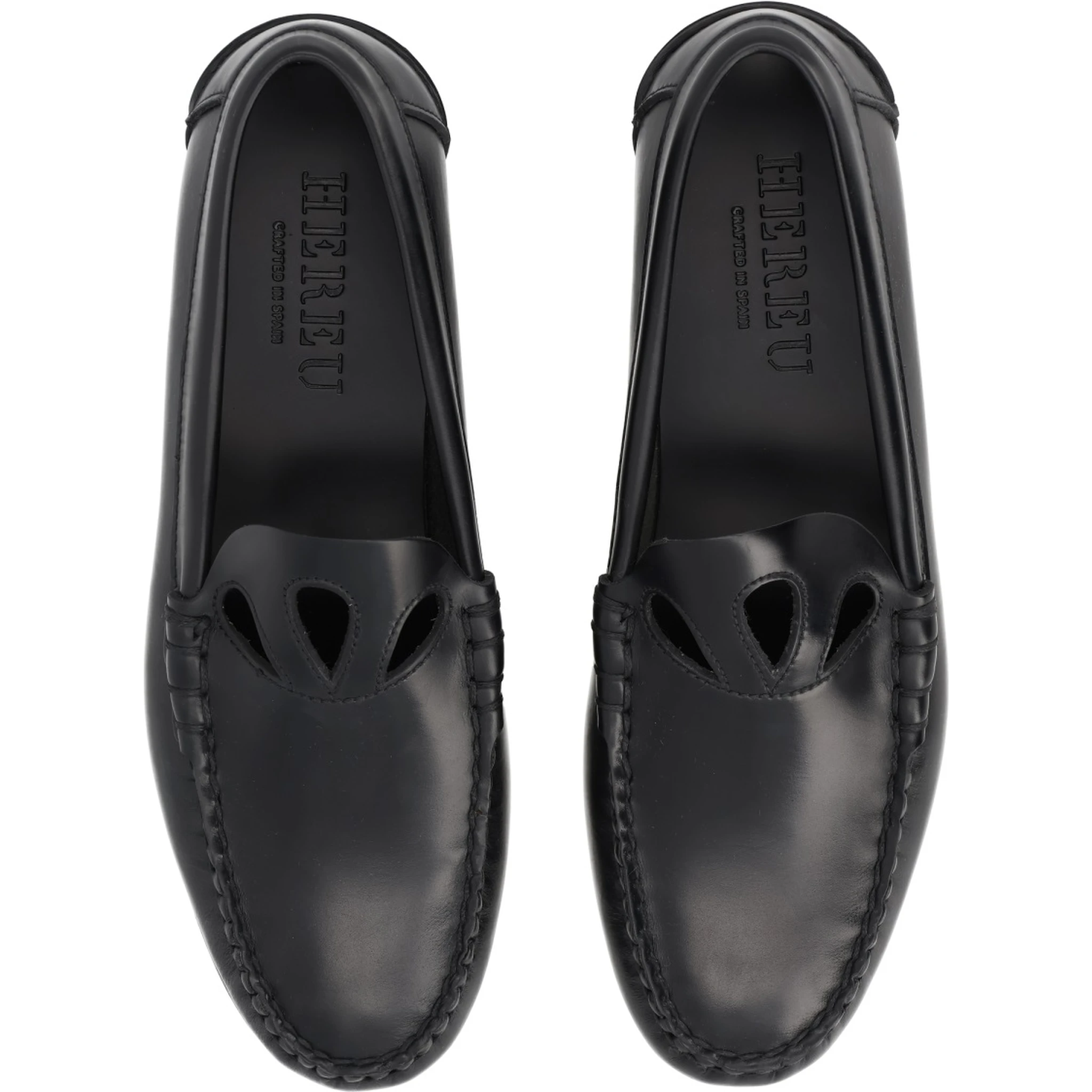 MOCCASIN WITH CUT-OUT DETAIL