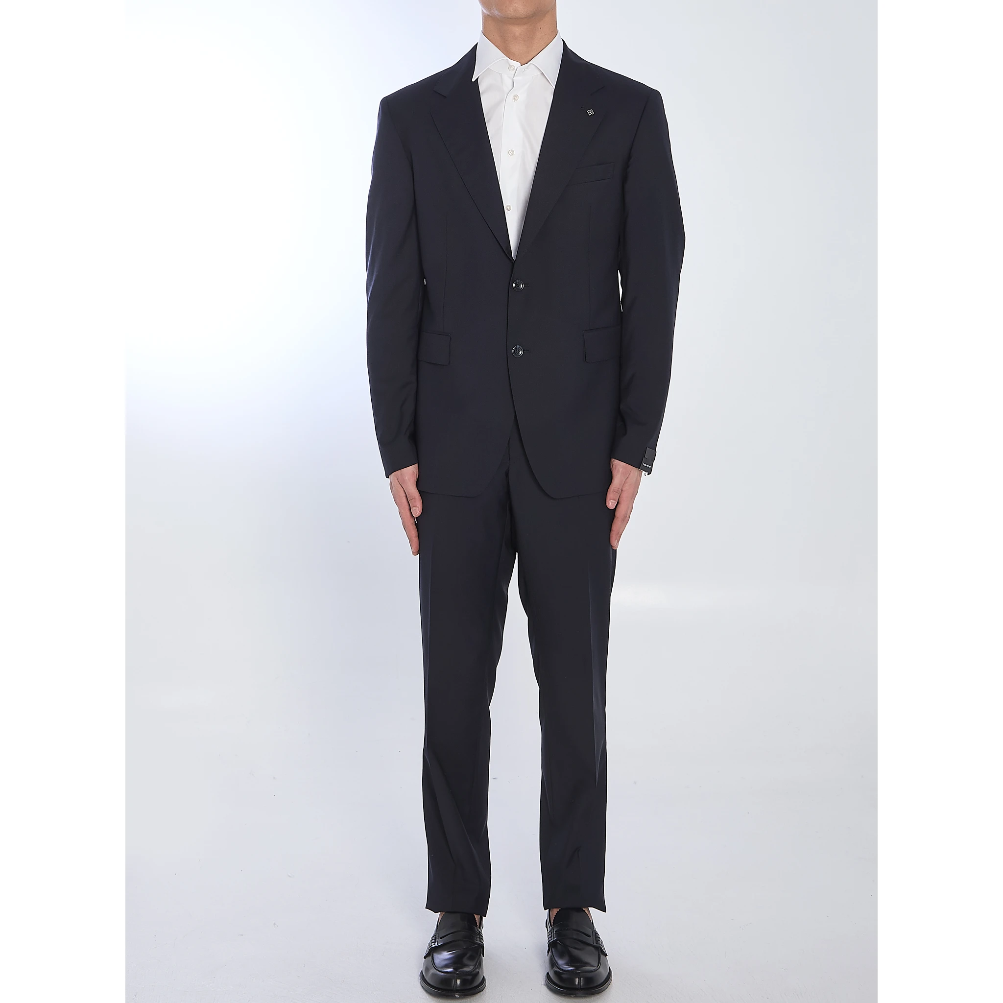 Double-breasted virgin wool suit in Super 110s