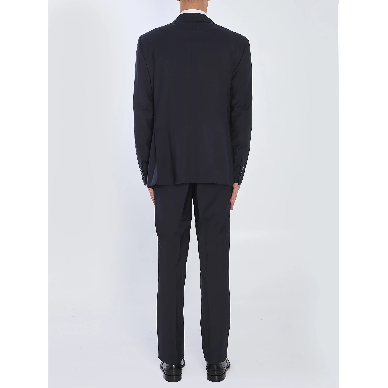 Double-breasted virgin wool suit in Super 110s