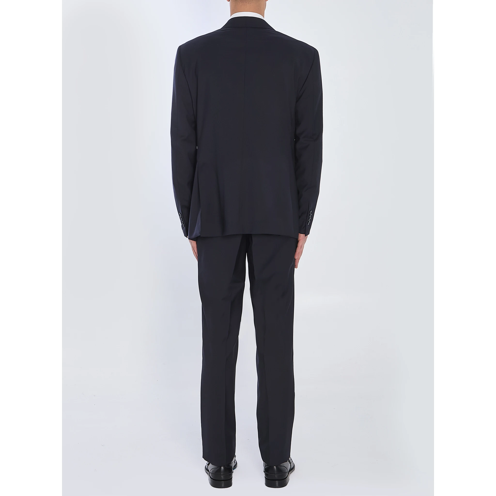 Double-breasted virgin wool suit in Super 110s