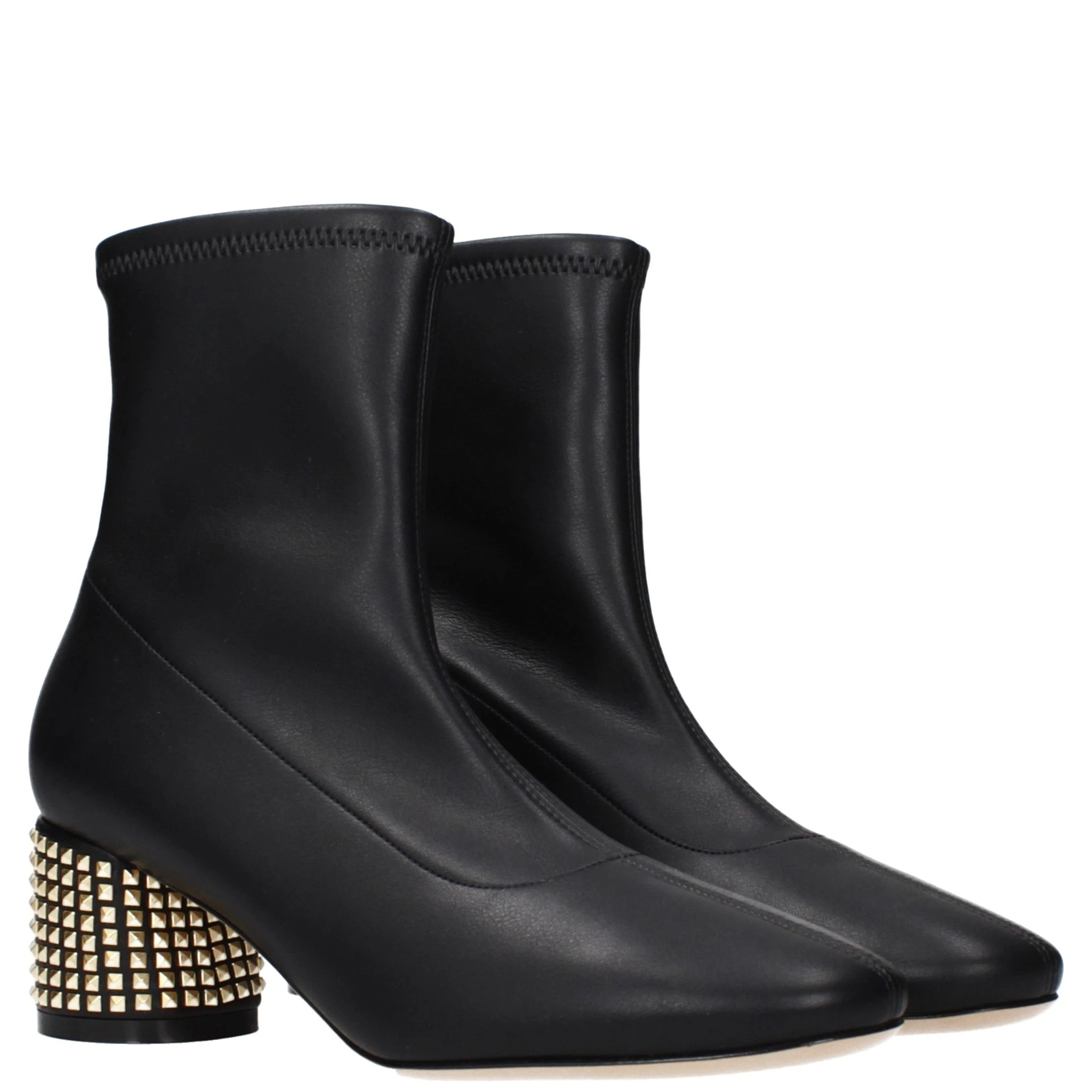 حذاء كاحل من الجلد الأسود