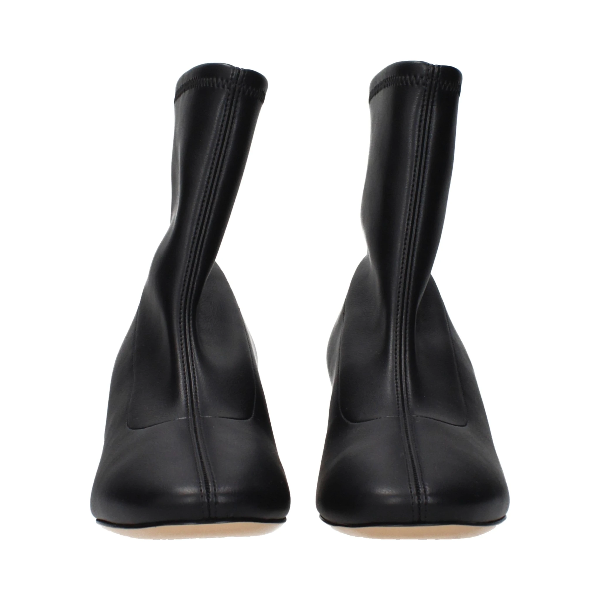 حذاء كاحل من الجلد الأسود