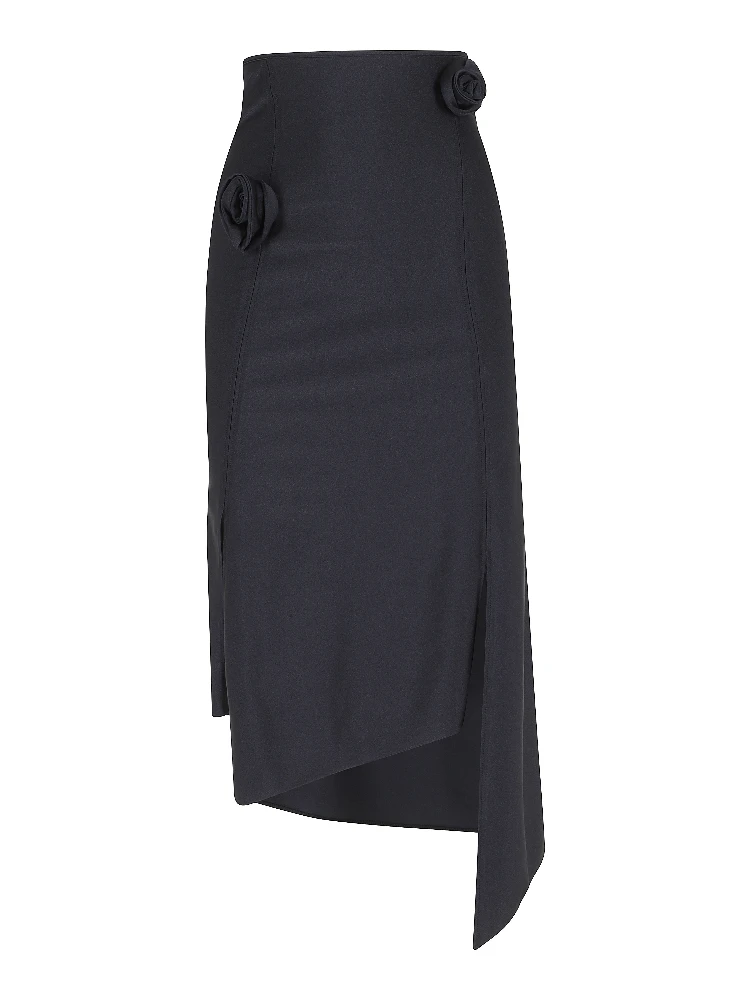 تنورة مزينة بالزهور