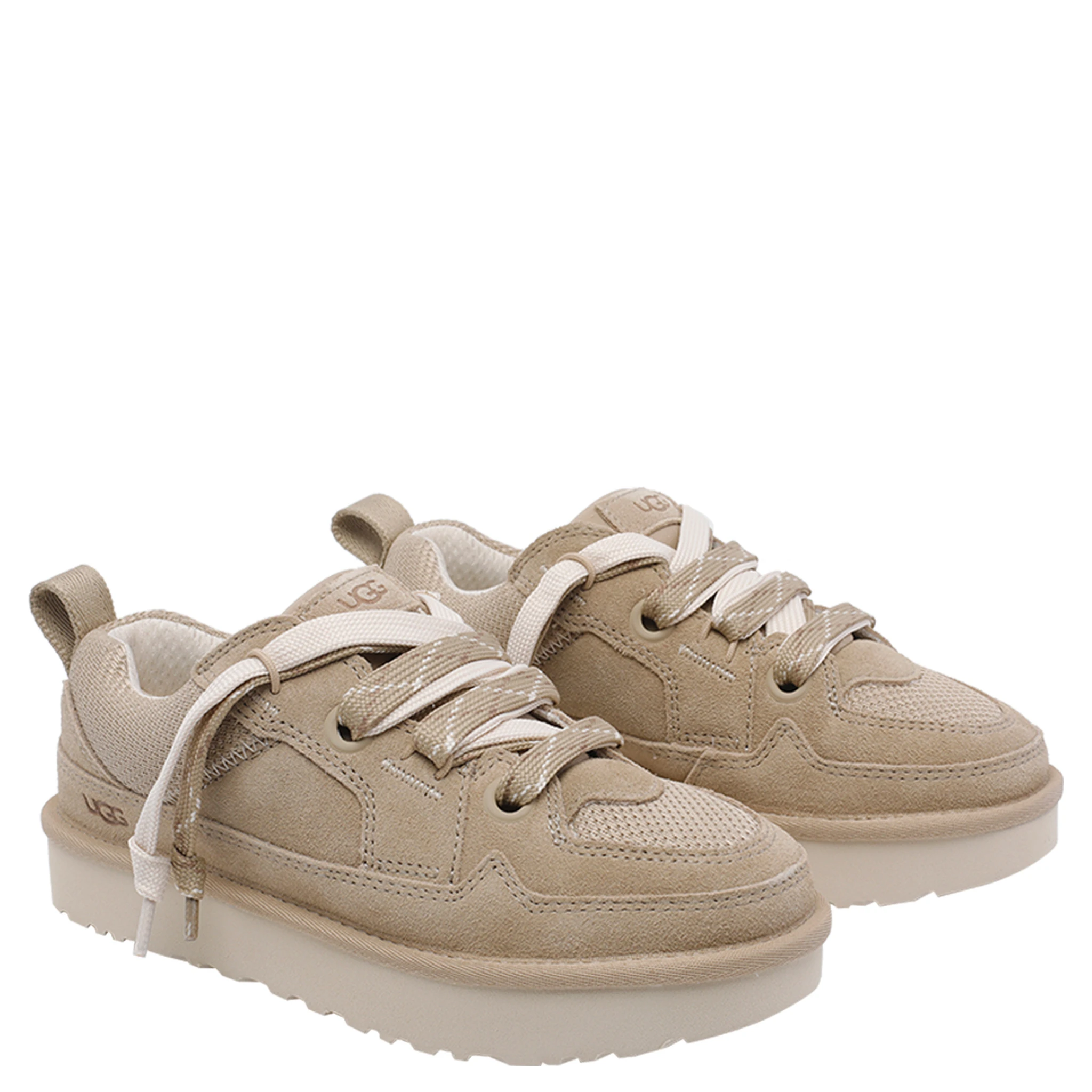 حذاء رياضي من UGG بيج