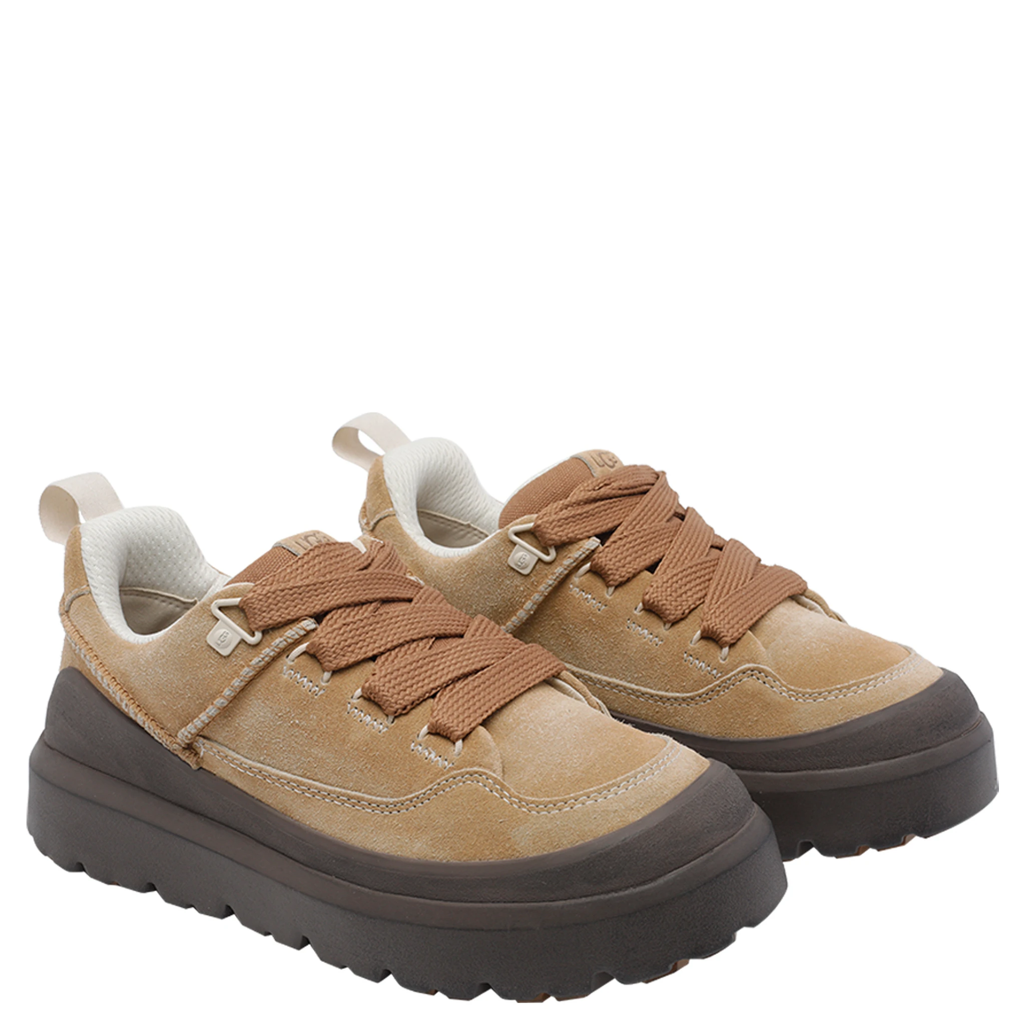 حذاء رياضي بني من UGG
