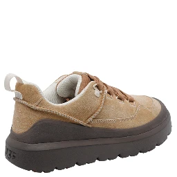 حذاء رياضي بني من UGG