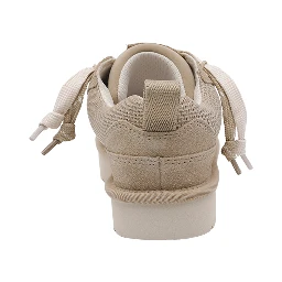 حذاء رياضي من UGG بيج