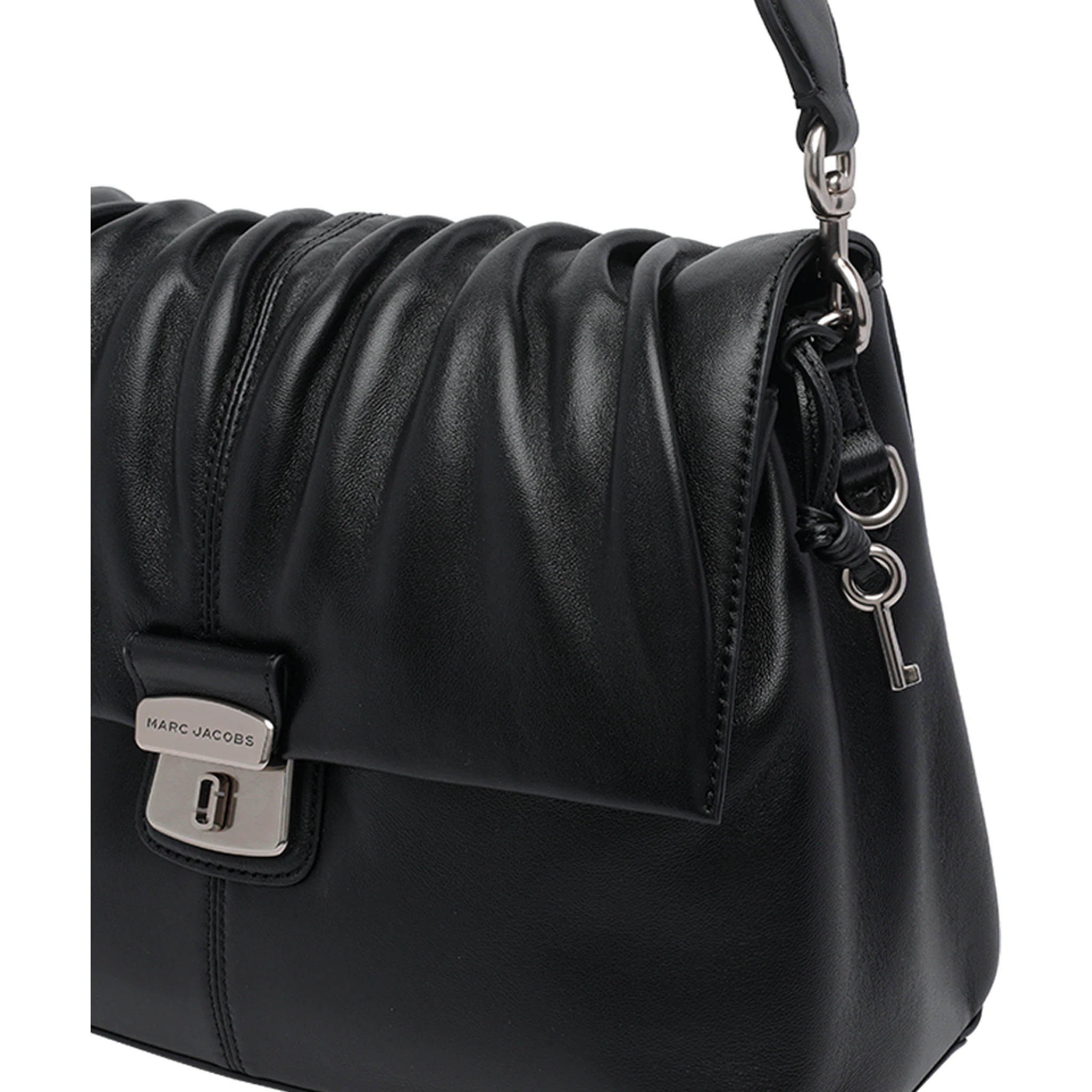 حقائب مارك جاكوبس.. سوداء