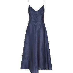 فستان من الأورجانزا الثلاثية