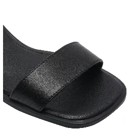 Camper With Heel Black
