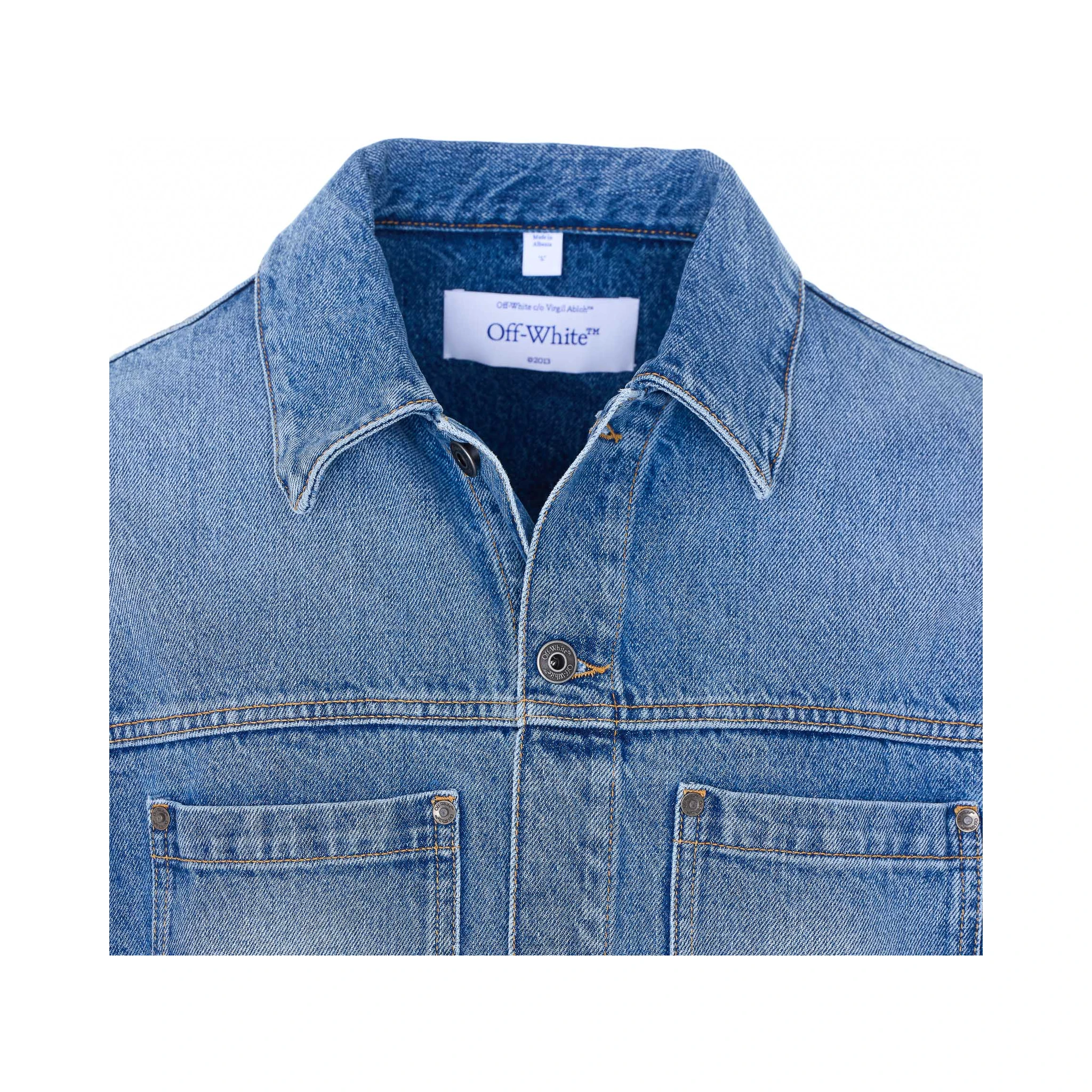 جاكيتات أوف وايت