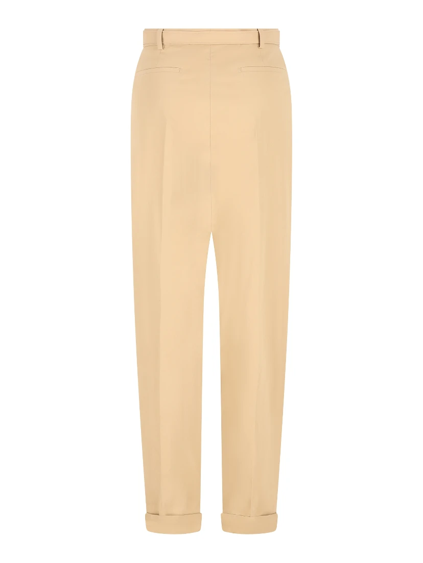 ملابس سان لوران الجاهزة... بيج