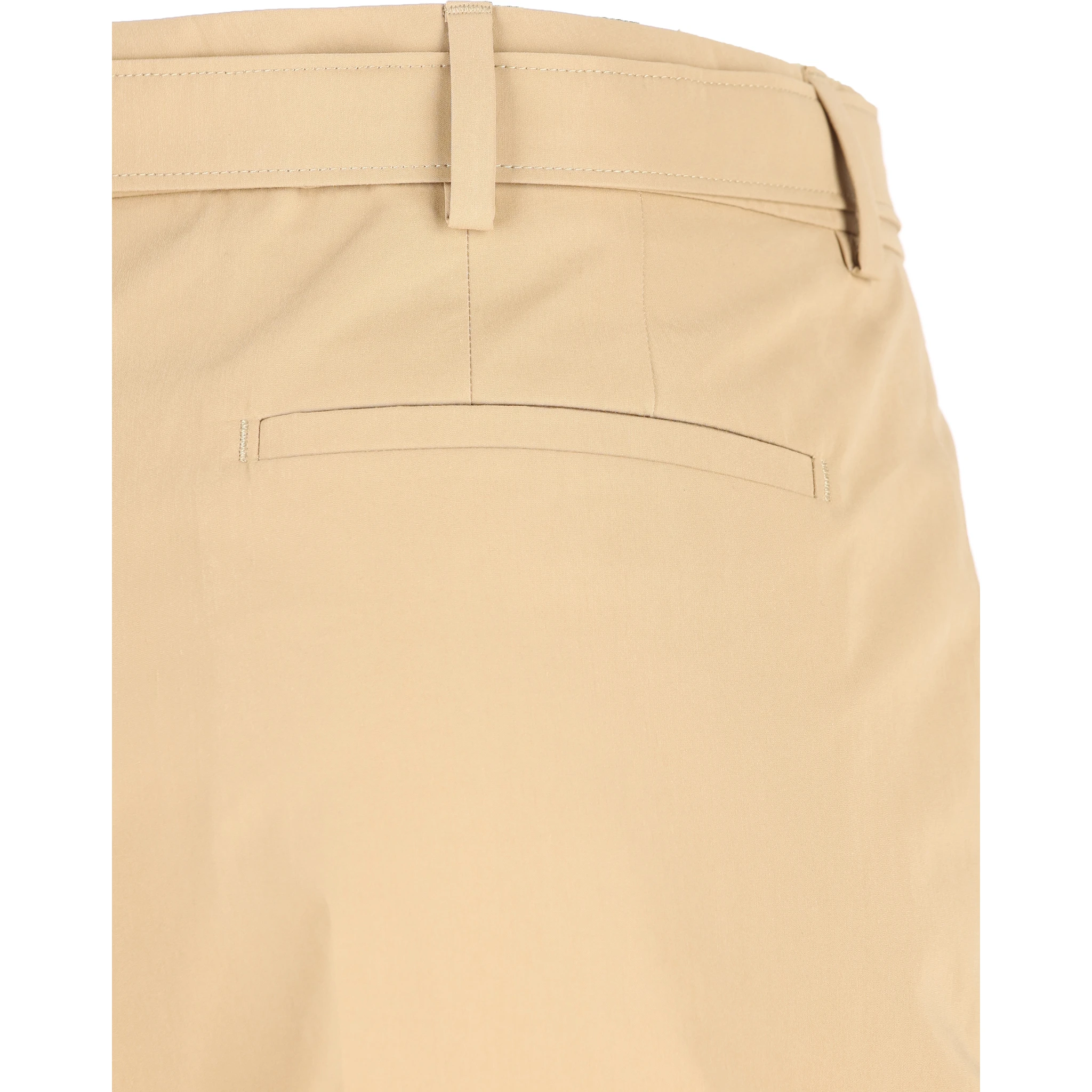 ملابس سان لوران الجاهزة... بيج