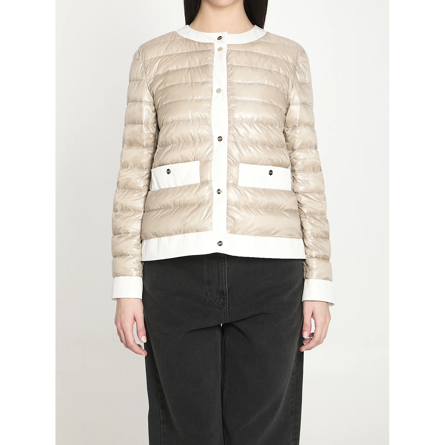 Short padded down jacket