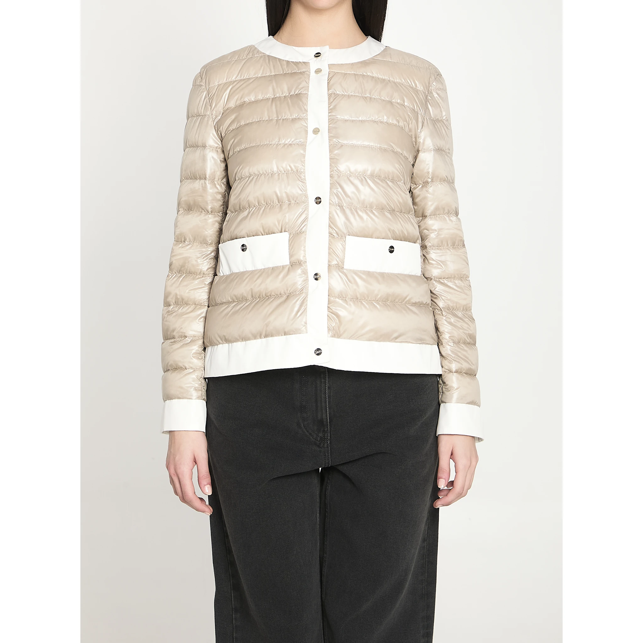 Short padded down jacket