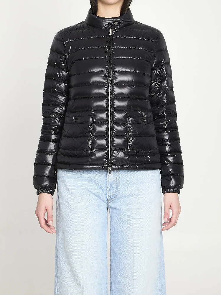 Short padded down jacket