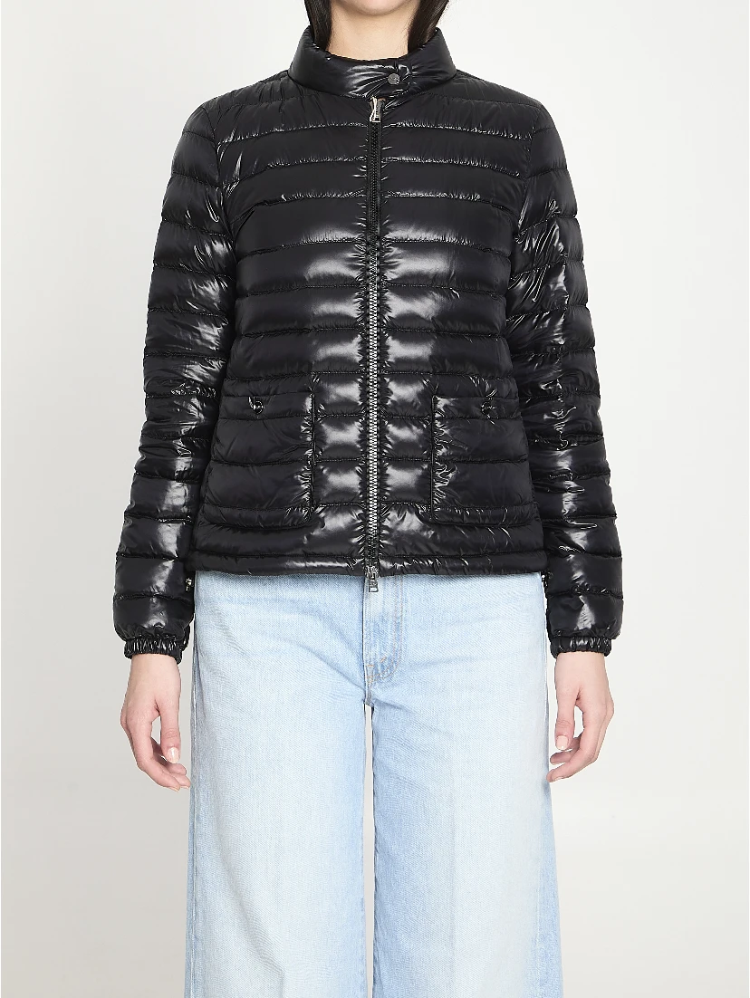 Short padded down jacket