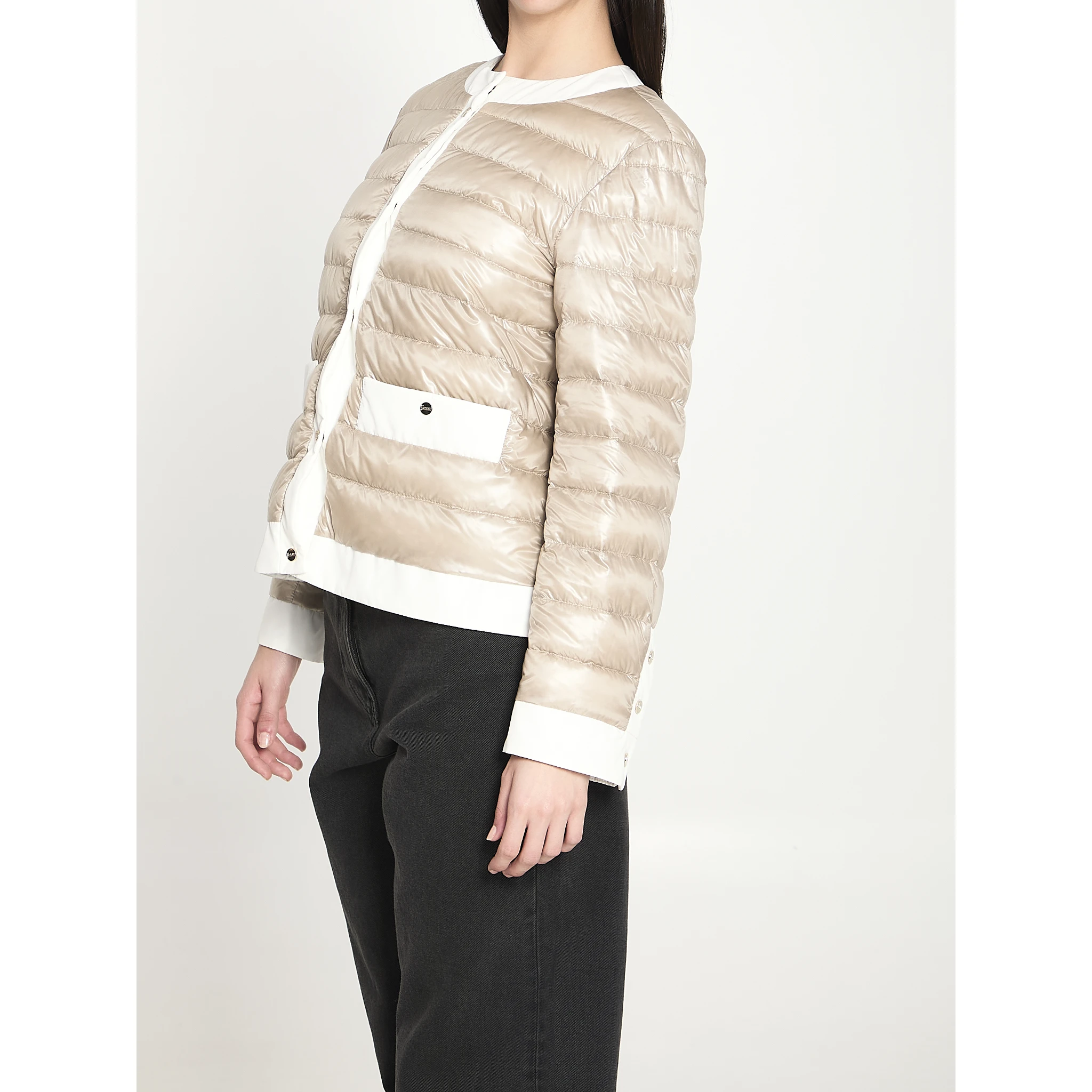 Short padded down jacket