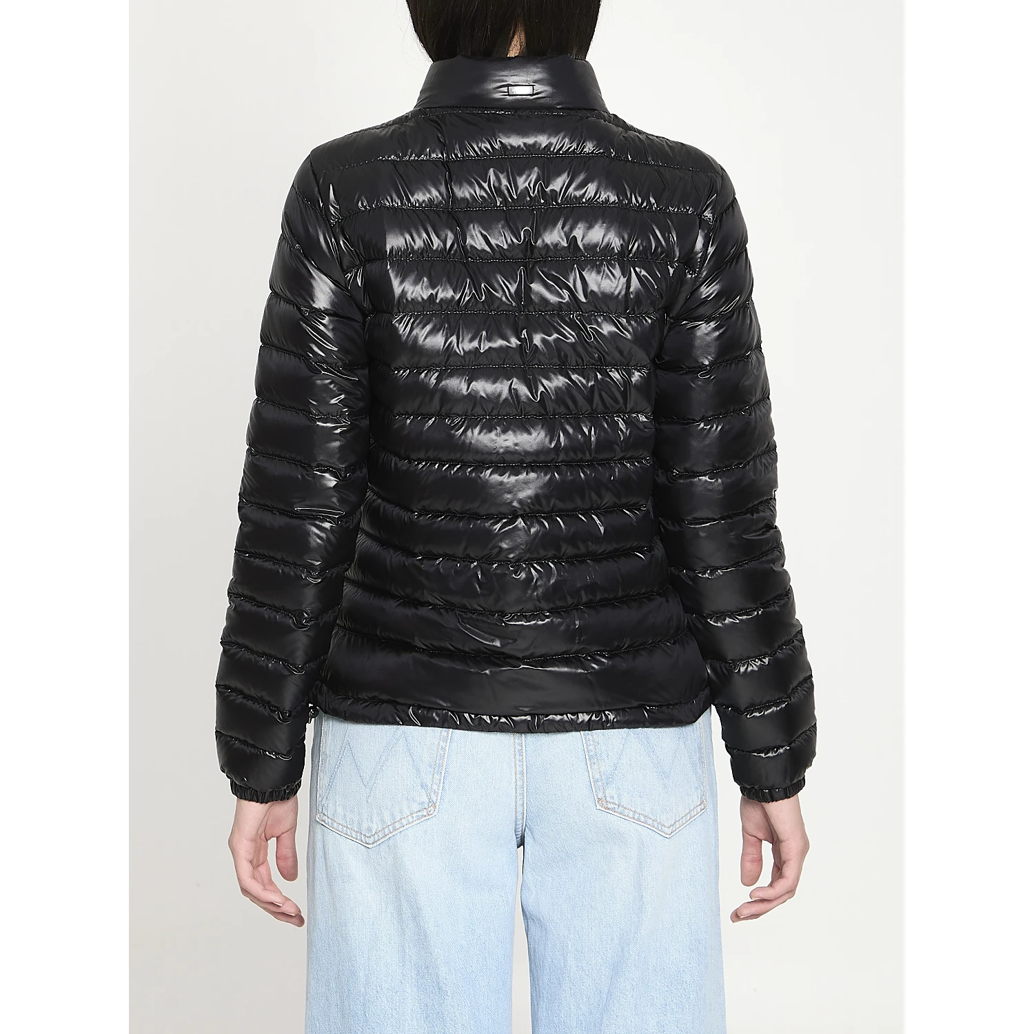 Short padded down jacket