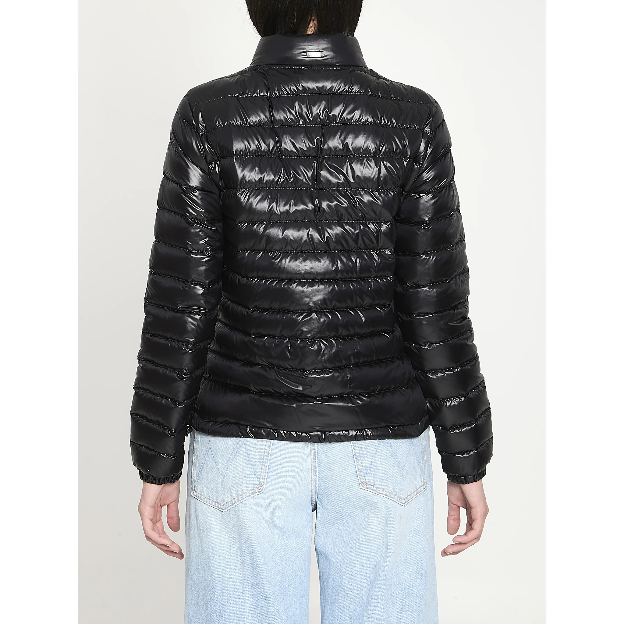 Short padded down jacket