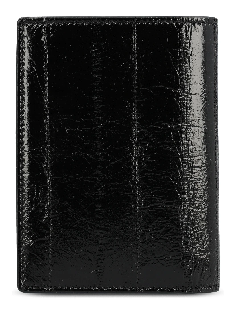 محافظ سان لوران سوداء