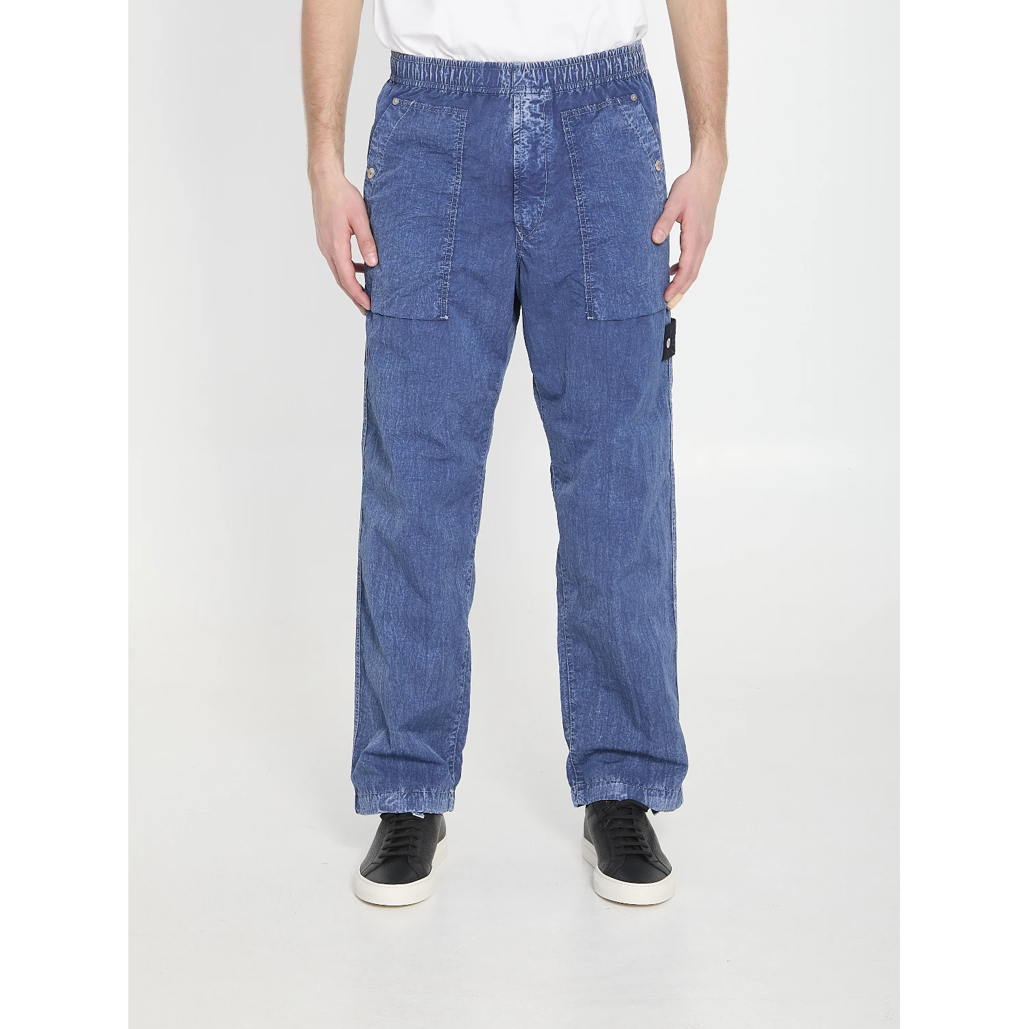 Loose trousers