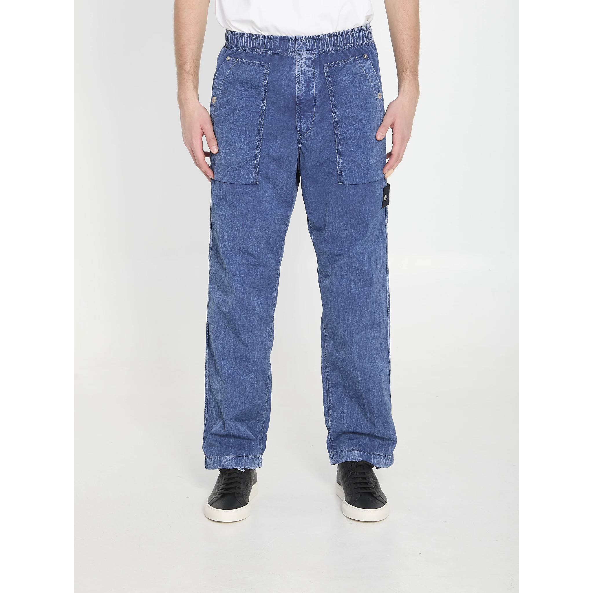 Loose trousers