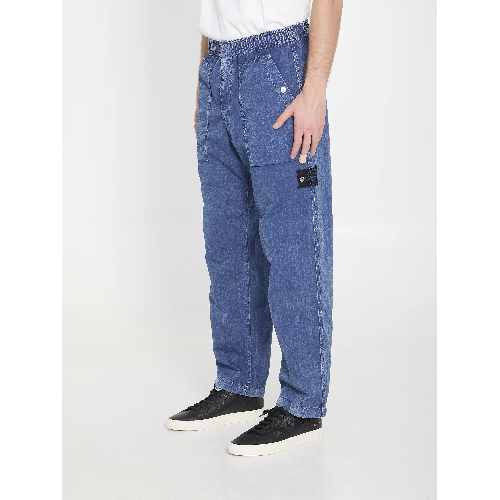 Loose trousers