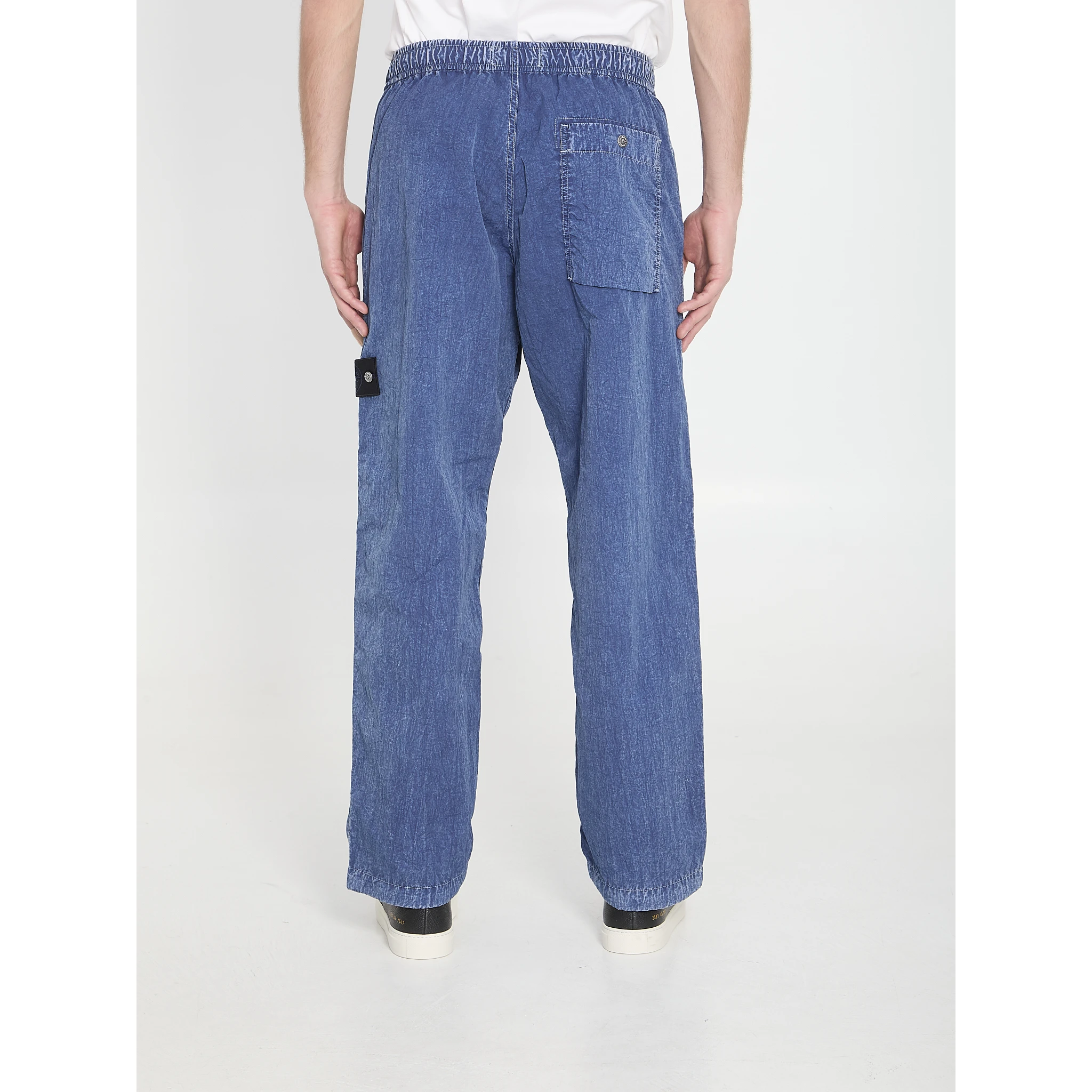 Loose trousers