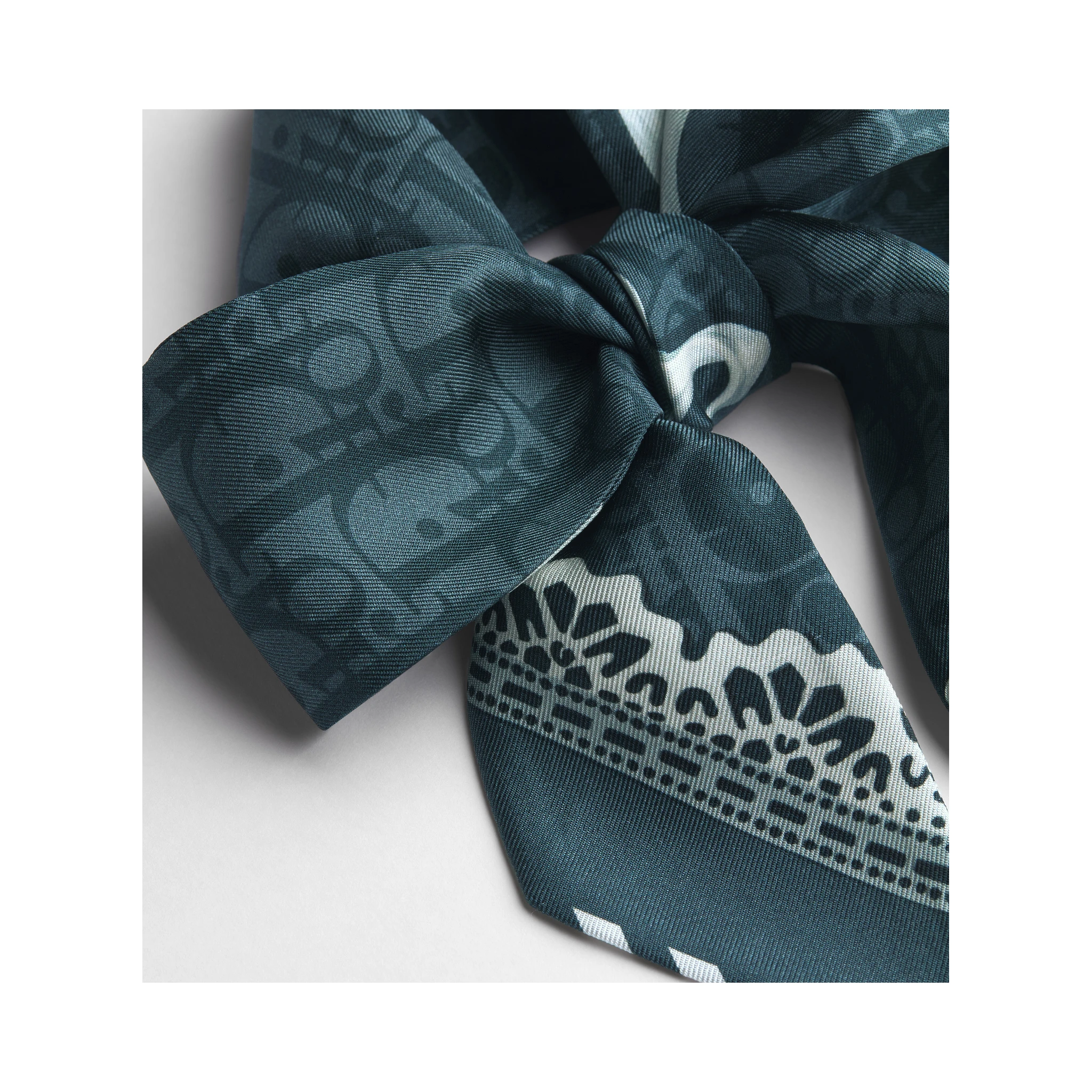 "Dior Médaillon" silk mitzah