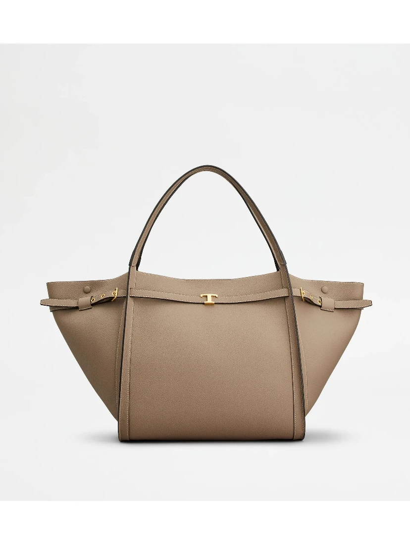 Large handbag in leather